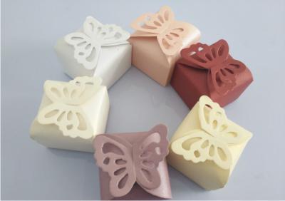 China Luxury Embossed Pearlized Wedding Favour Gift Boxes  With Bow for sale