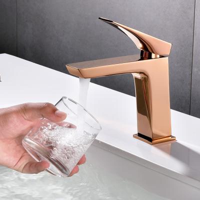 China Villa Apartment Single Handle Bathroom Faucet Single Hole In Gold Water Saving for sale