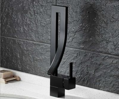 중국 Square Long Spout Single Handle Hot Cold Water Faucet Brass Black Kitchen Mixer 판매용