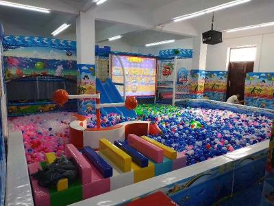 China Theme Park Interactive Floor Projection Game Motion Throwing Ball For Kids / Indoor Soft Playground for sale