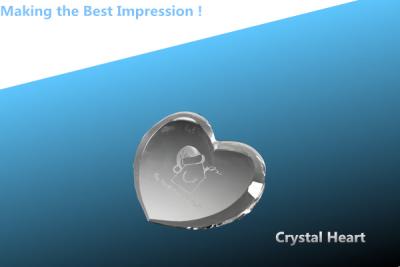 China CRYSTAL heart paperweight/beveled heart crystal paperweight/crystal heart à venda