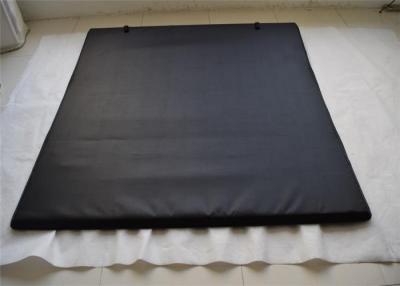 China Cubierta de cama triple suave del Tonneau del PVC 12 meses de garantía para Toyota Hulix Revo en venta