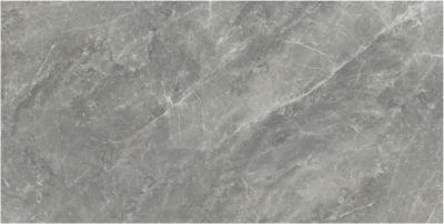 中国 750x1500スリランカの価格は壁が床タイルをガラス化した浴室の屋内磁器のタイルの大きい薄い灰色の床タイルに大理石模様をつける 販売のため