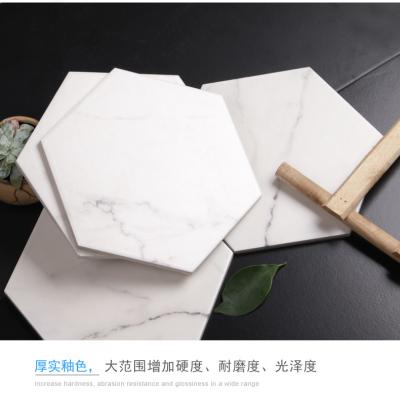 Chine Carrelage de porcelaine de salon de Mable Look 200X230mm d'hexagone à vendre