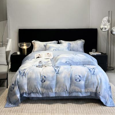 China Solid Random Designs Quilts Luxury Bedding Set with Washed Cotton Silk Embroidery for sale