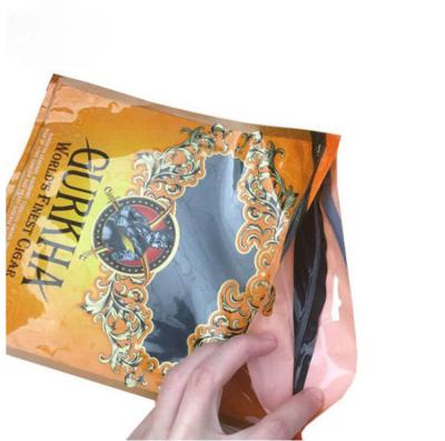 Chine Le sac zip-lock de l'humidificateur 150gsm pour les cigares, 4-50Ct a humidifié des sacs de cigare à vendre