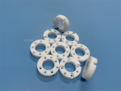 中国 白いPTFEは部品のテフロン精密ソケットの治療のコネクターを機械で造った 販売のため
