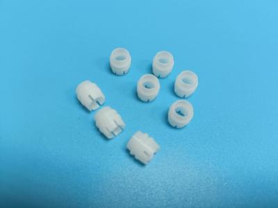 China CNC de POM Delrin High Precision que faz à máquina o isolador plástico das peças à venda
