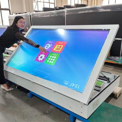 China Impresión digital impermeable 100 pulgadas 98 pulgadas pantallas de publicidad digital al aire libre en venta