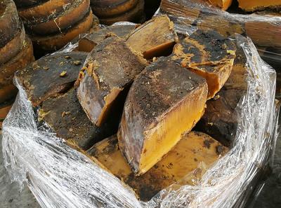 Chine Le cosmétique cru pur de nourriture de cire d'abeille de 100% évaluent la cire d'abeille brute naturelle pure non-traitée à vendre