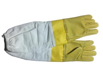 中国 #13黄色いヤギの皮およびSmoothyの革手首の保護装置および白い布の袖   蜂の手袋 販売のため