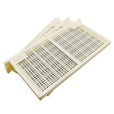 China Apicultural Tools Plastic Queen Bee Frame Honey Bee Box Beekeeper Tool No Graft for sale
