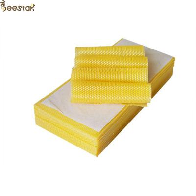 China Food Standard Pure Beeswax Foundation Sheet D Grade Aromatic Smell for sale