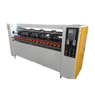 中国 3500mmの電気薄い刃スリッター スコアラー機械は刃のフルート板を調節する 販売のため