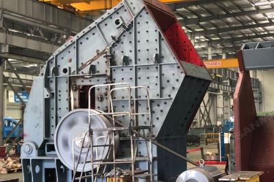China Máquina de baixo nível de ruído do triturador de impacto, operação fácil de mineração da máquina do triturador à venda