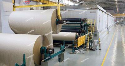 Chine Les prix de réutilisation Brown de machine de papier de rebut cartonnent le produit de papier d'emballage faisant la chaîne de production de machines à vendre