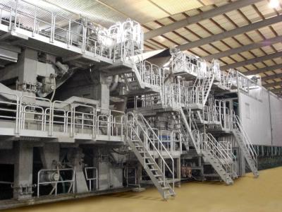 China Cadena de producción inútil de máquina de la fabricación de papel de Kraft reciclaje acanalado 5200m m en venta