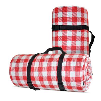 中国 赤くおよび白い180*200ピクニック敷物の特大のピクニック毛布 販売のため