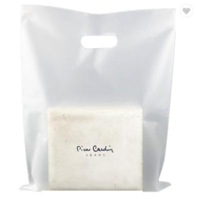 中国 PEの買物をする単層の薄板にされた包装はハンドルが付いている透明なポリ袋を袋に入れる 販売のため