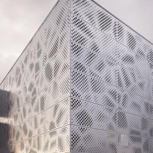 China Hoja perforada de aluminio de la pantalla del metal de la pared de cortina de la fachada del edificio del panel en venta