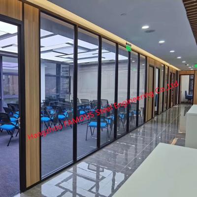 China Fully Enclosed Office Glass Cubicles Soundproof Tempered Glass Walls for sale