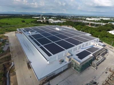 中国 統合されるOEMの建物はBIPVの太陽モジュールに熱する絶縁材を屋根を付ける 販売のため
