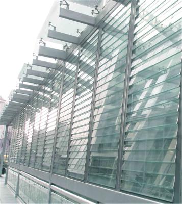 China Transparent Frosted Sunshade Glass Louvers Window Good Permeability for sale