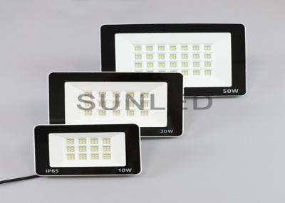 China 30W 50W 100W luz de inundación LED Voltado de entrada 220V Ip65 Diseño delgado e impermeable en venta