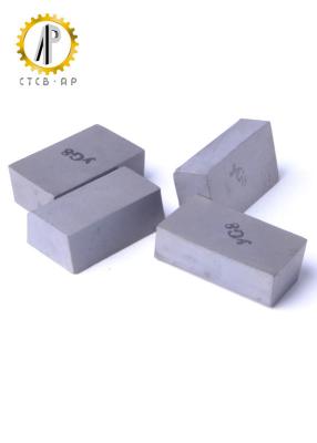 Chine Le carbure de tungstène YG6 cimenté par YG8 incline des goupilles de carbure de tungstène agglomérant la surface à vendre