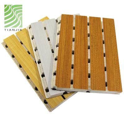 中国 Eco-friendly Acoustic Soundproofing Grooved Acoustic Panels Hotel Meeting Room Studio Wood Wall Panel 販売のため