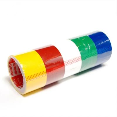 China El agua coloreada de acrílico de la cinta del embalaje de Bopp activó para el cartón de aislamiento en venta