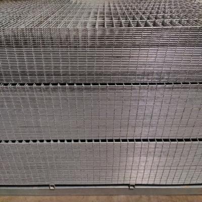 China 60x180mm Post 75x75mm Galvanized Welded Wire Mesh Fence For Perimeter for sale