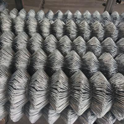Chine Barrière galvanisée de maillon de chaîne du fil 4mm de cyclone 6 pieds à vendre