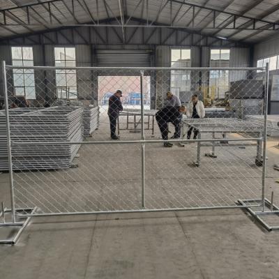 China Height 1.8 m Residential Security Hot dipped Galvanized removable Chain Link Fence for sale