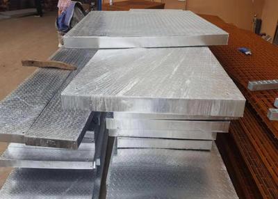 China Mergulho quente Gratingg de aço composto galvanizado para o serviço do ODM do OEM da tampa da vala à venda