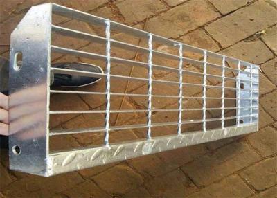 China Nosing Steel Stair Treads Grating / Steel Grating Platform Slip Resistance for sale