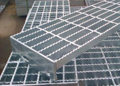 China Safety Mild Steel Stair Treads Grating / Non Slip Steel Stair Treads for sale