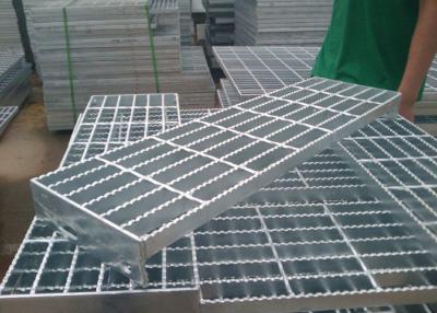 China Industrial Steel Stair Treads Grating / Stainless Steel Step Treads for sale