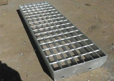 China No deslice las pisadas de escalera de acero que rallan/el material galvanizado de las pisadas de escalera Q235 en venta