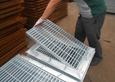 China Galvanized Grating Trench Cover , Steel Driveway Drainage Grates for sale