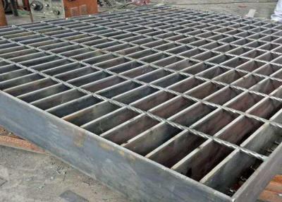China El piso resistente ralla la barra cruzada de acero suave 800mm*1025m m de 12mm*12m m en venta