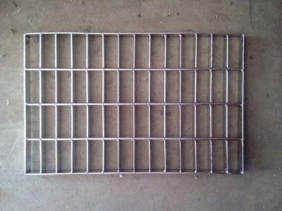 China CE Plain 32x5mm 30mm 100mm bearing bar spacing galvanized steel bar grating For Walkway for sale