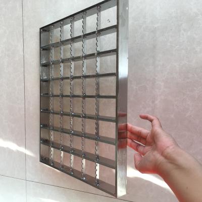 China 0.12MM Polish Treatment Plain Smooth 316 Stainless Steel Grating For Shop for sale