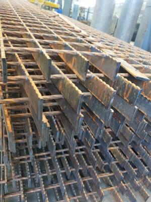 中国 ステンレス鋼の床の格子はステンレス鋼棒格子に火格子を付ける棒鋼を溶接した 販売のため