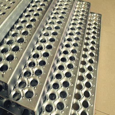China Heavy Duty Walkway Perf O Grip Grating Width 1000mm for sale