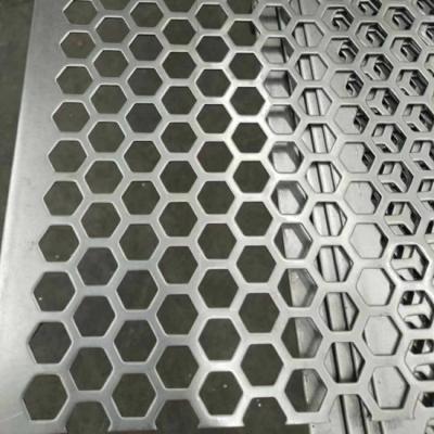China Galvanized Wire Netting Iron 4x8 Diamond Cut Steel Sheets for sale