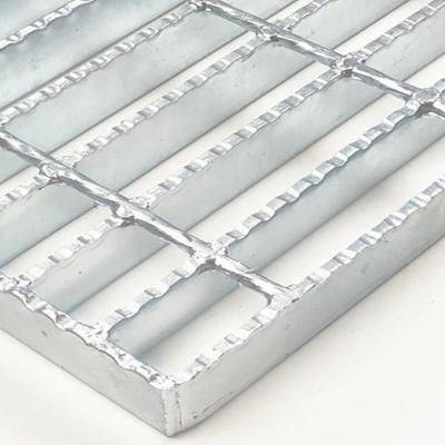 China Outdoor Metal Drain Cover Q235 Grating Serrated Galvanized for sale