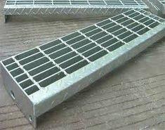 China Anti-Slip Glvanized 215mm Width Steel Stair Treads Grating For Industrial Platform Or Construction for sale