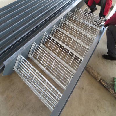 China Gezacktes Stangen-heißes Bad galvanisierte Q235B-Gitter-Treppen-Schritte zu verkaufen