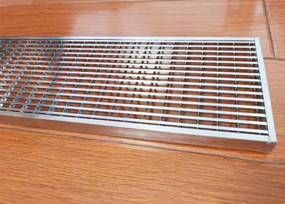 China 20×4mm Stainless Steel Linear Grating Swimming Pool Drainage Trays for sale